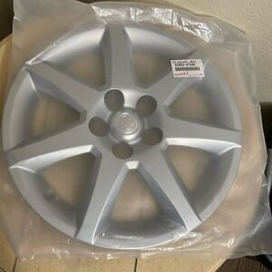 Toyota Prius Wheel Cover Hubcap Silver 7‎ Spoke OEM 42602-47040 NEW